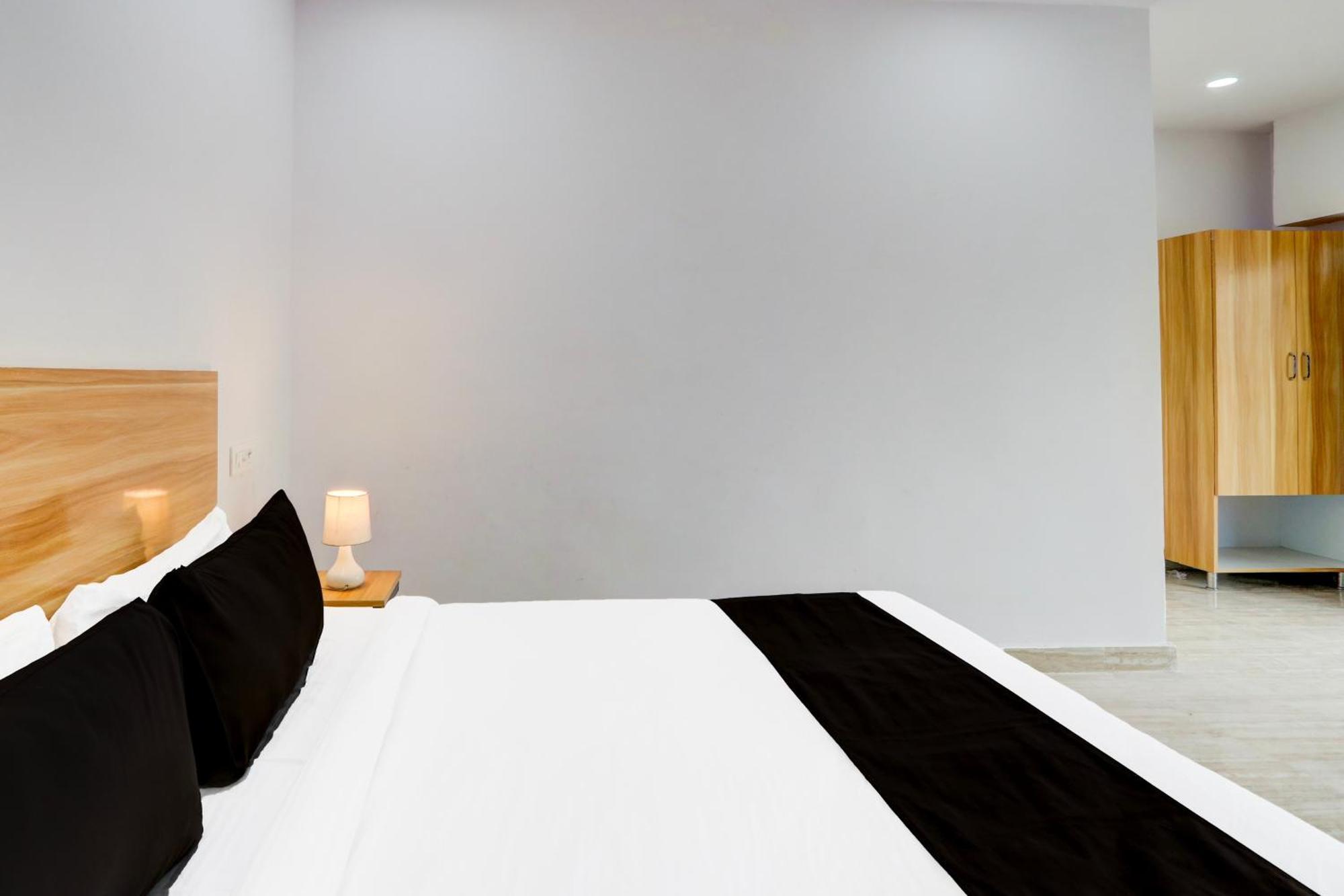 Hotel O Living Tree In ไฮเดอราบัด ภายนอก รูปภาพ