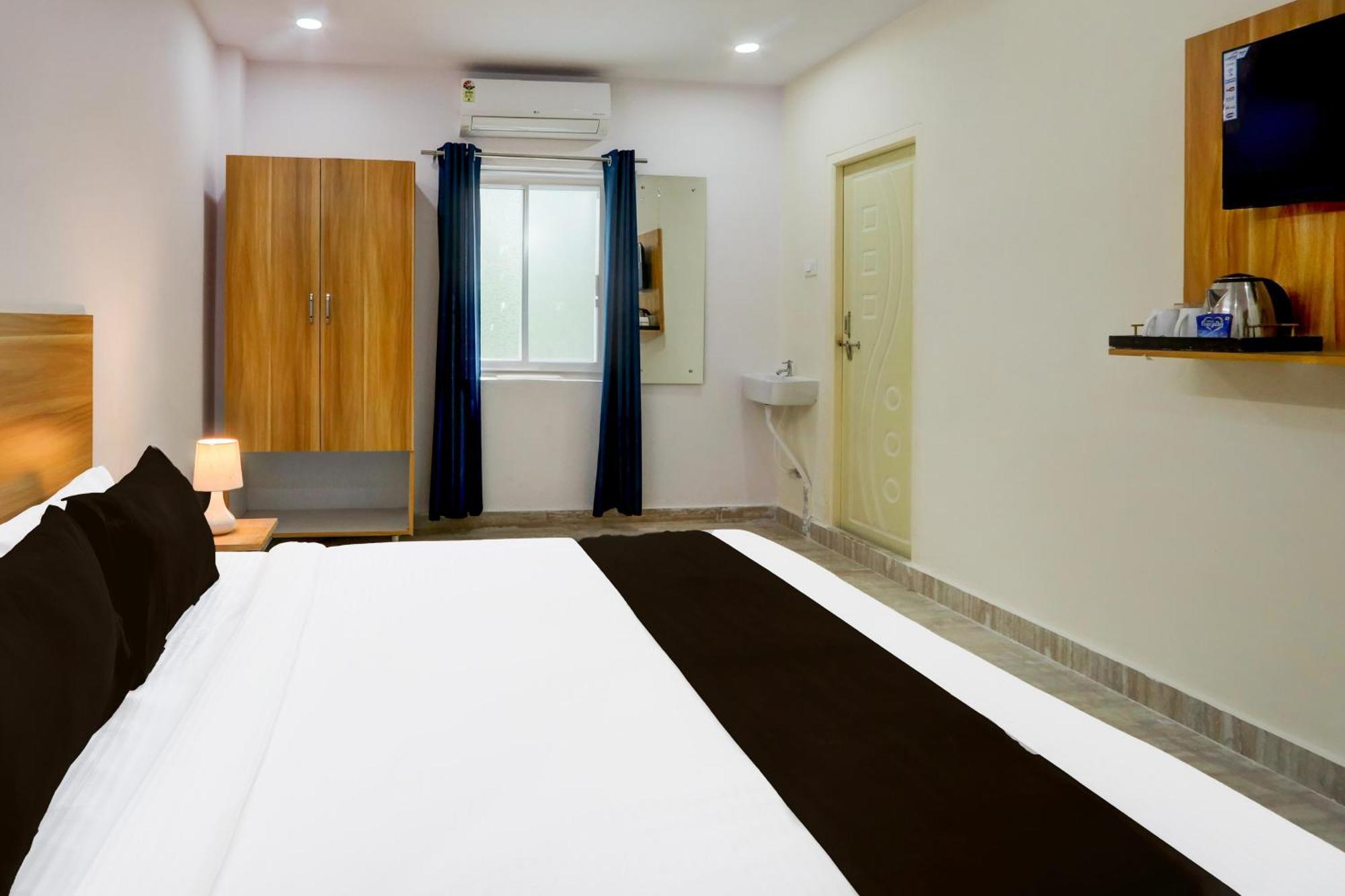 Hotel O Living Tree In ไฮเดอราบัด ภายนอก รูปภาพ