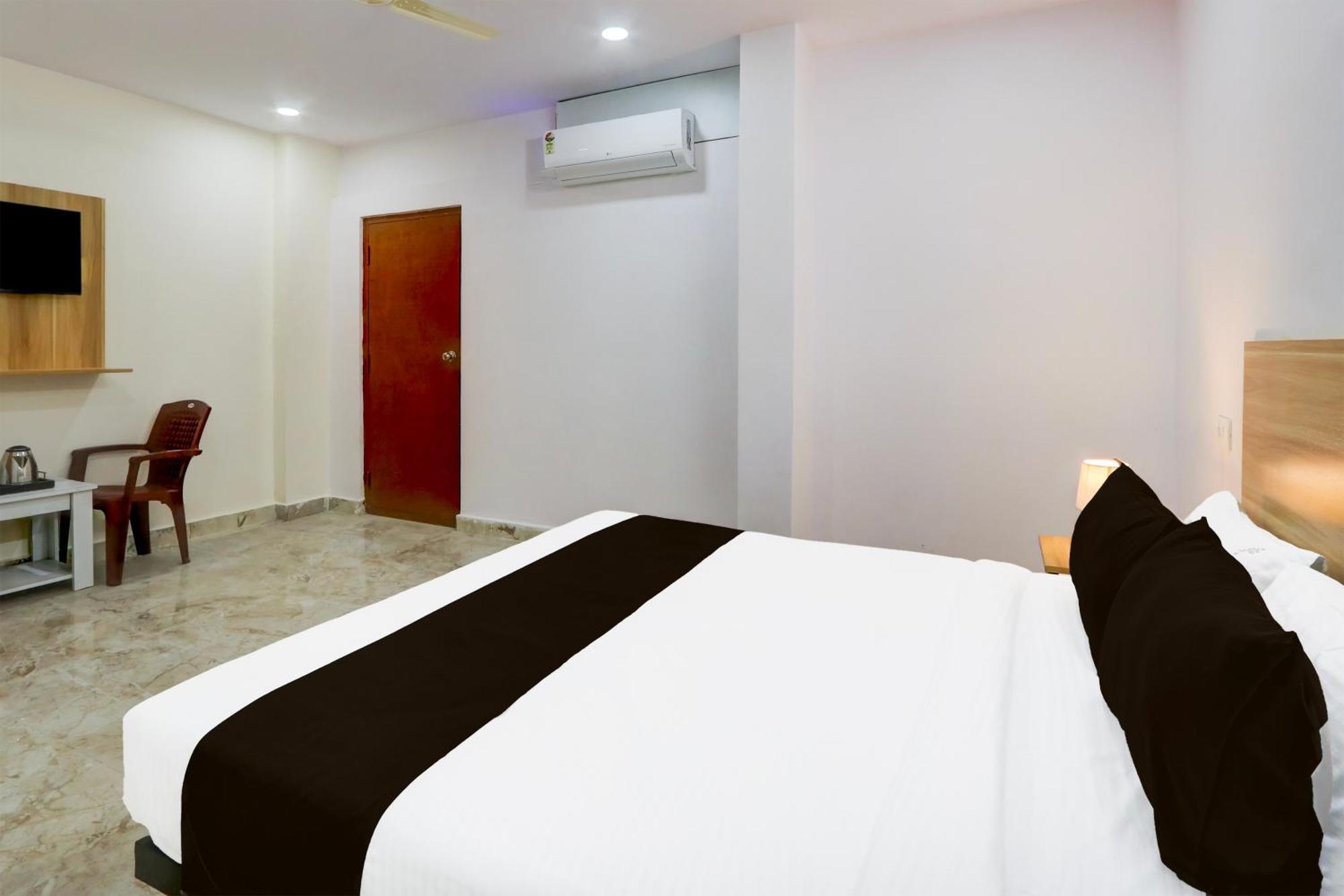 Hotel O Living Tree In ไฮเดอราบัด ภายนอก รูปภาพ